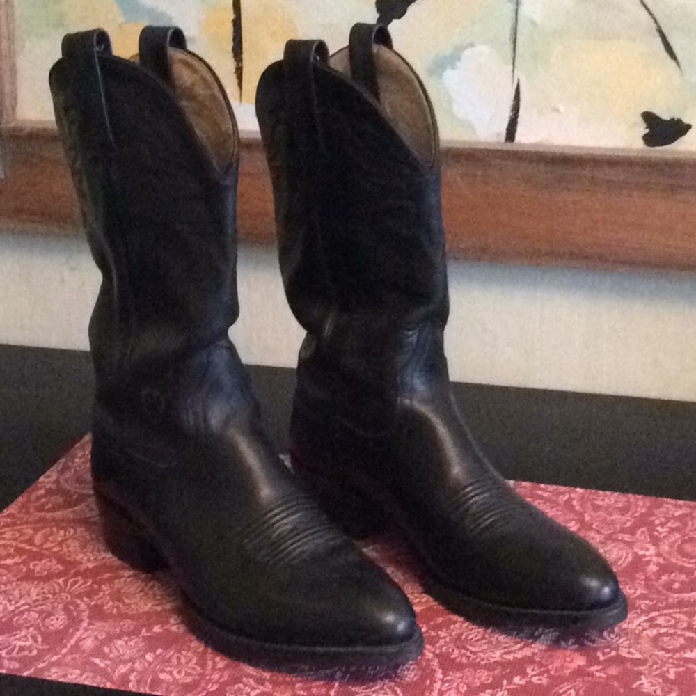 Ariat black leather cowgirl boots